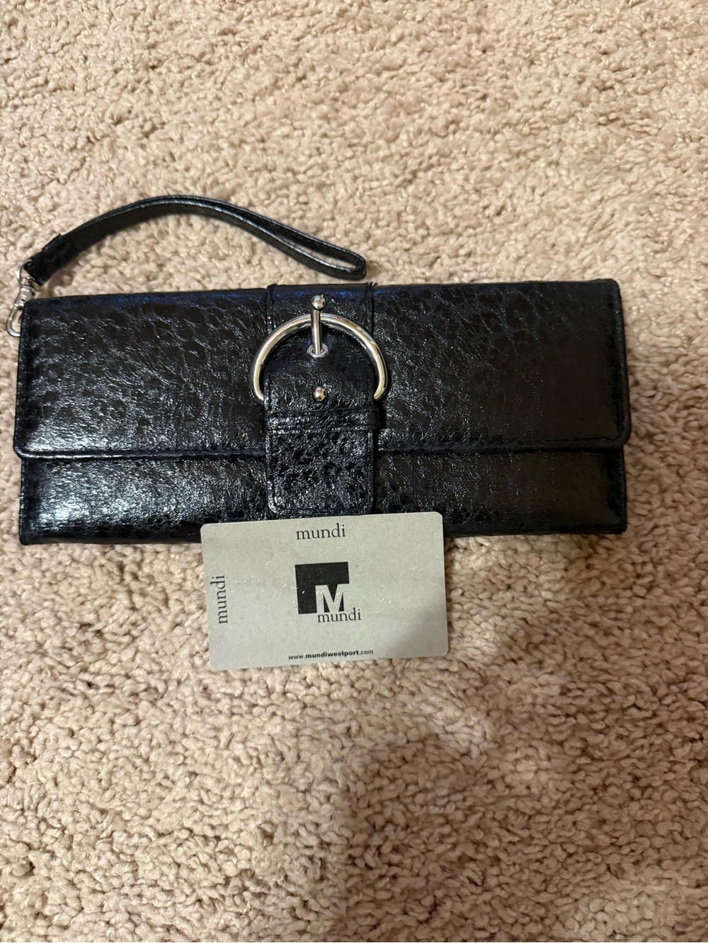 (NWOT)mundi Black Leather Wristlet Wallet with Silver Buckle